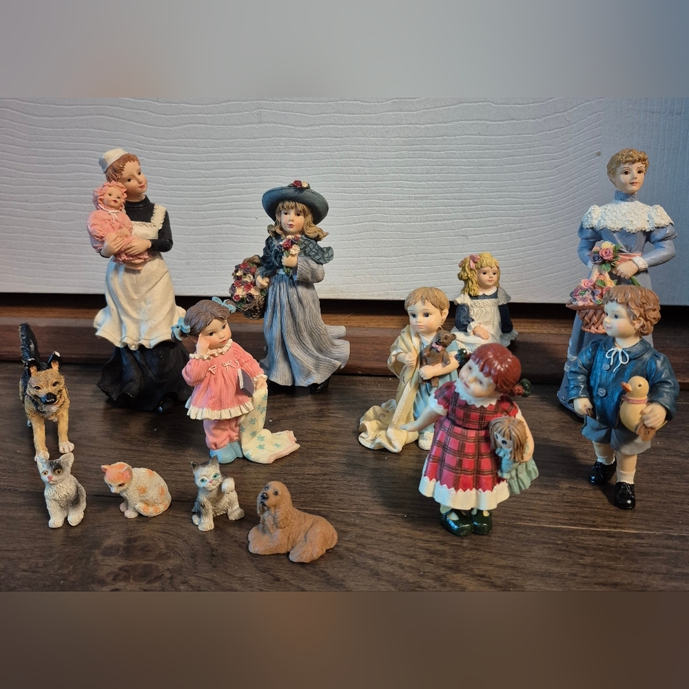 Porcelain mini dolls and animals